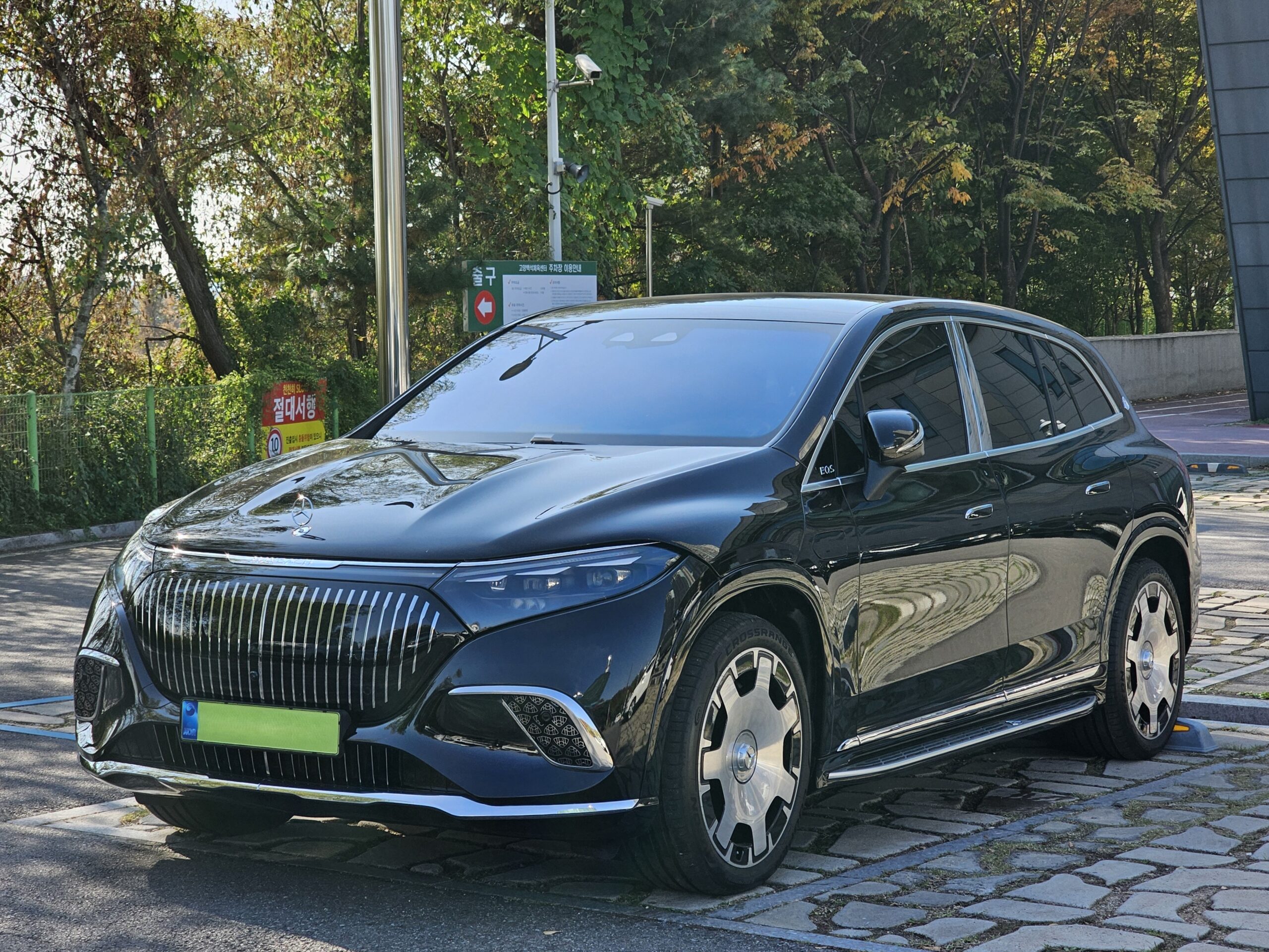 Mercedes Maybach EQS SUV 680 – The Ultimate Luxury Electric SUV in India